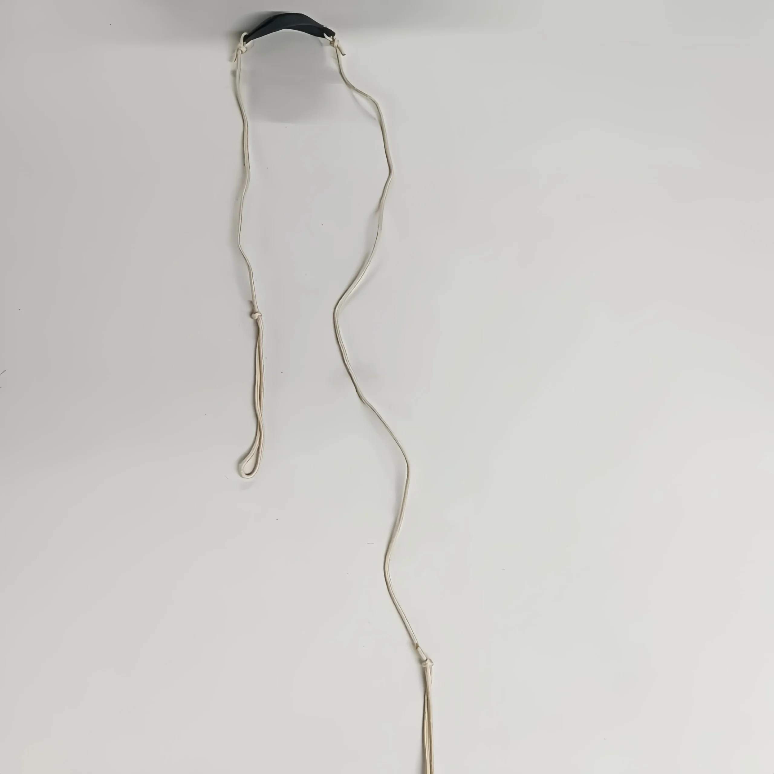 Lanceur Traditionnel de Poche en Cuir et Cordage – Image 9