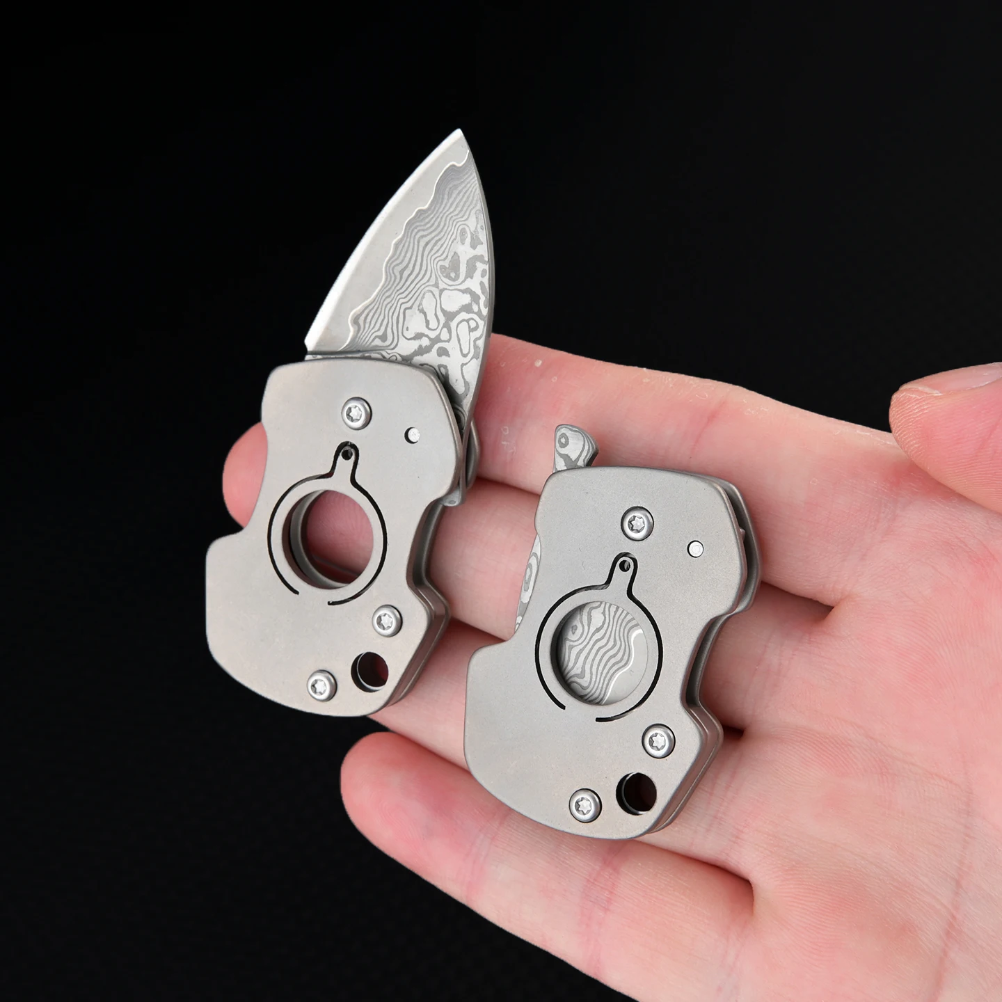 Mini Outil Pliable Damas et Titane